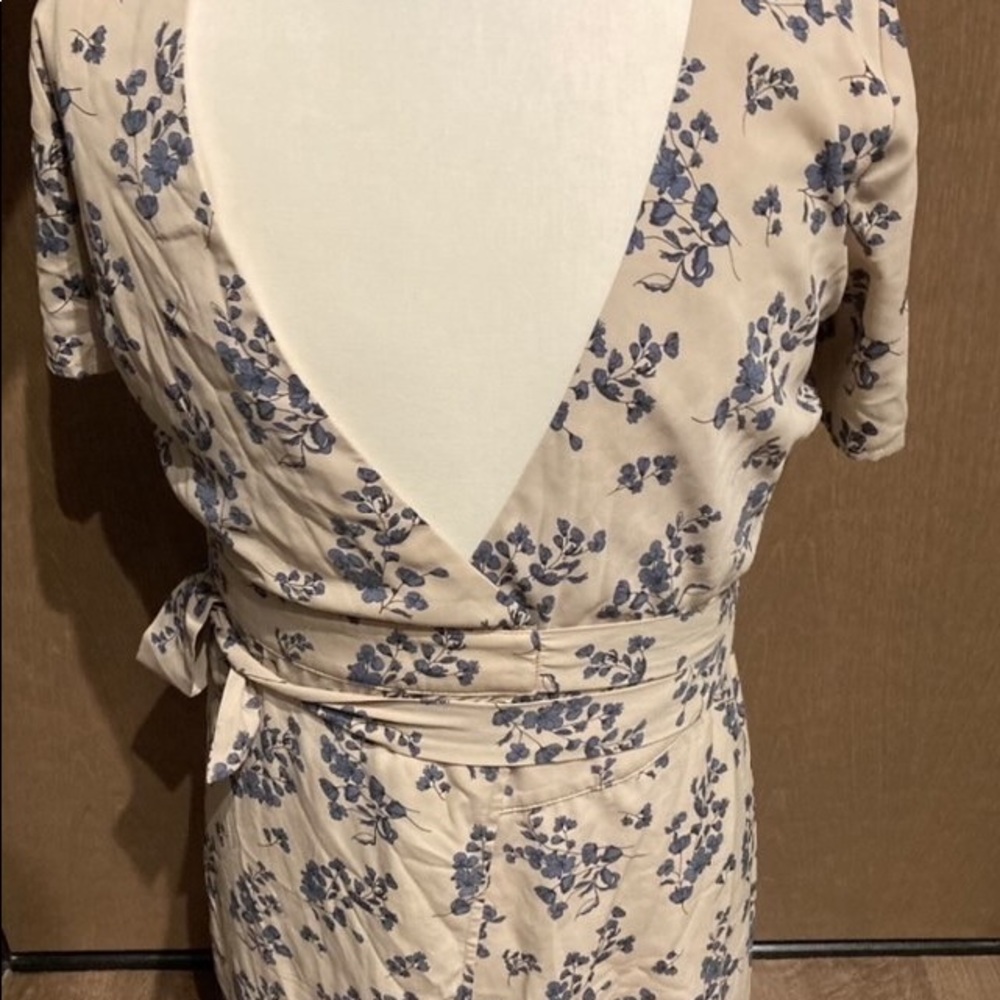 Francescas Top Womens Large Blue Floral Wrap Dee Elly NWT